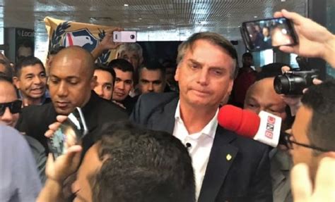 Agora é Bolsonaro que quer investigação da PGR sobre fake news