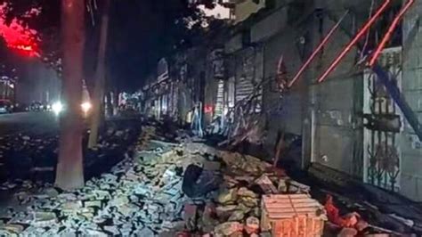 Violento Terremoto In Cina Magnitudo 5 7 Crollati Oltre 100 Edifici