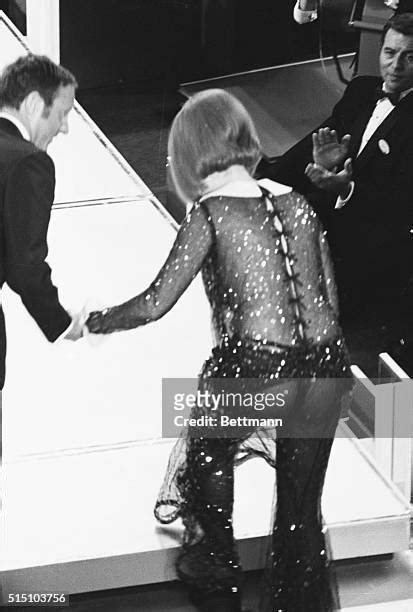 Barbra Streisand Oscars 1969 Photos and Premium High Res Pictures ...