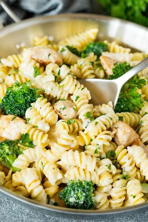 Chicken Fettuccine Alfredo With Broccoli