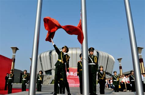 学院团委承办学校国庆升国旗仪式