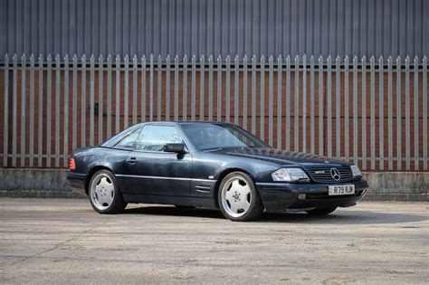 Lot 7 1998 Mercedes Benz Sl320