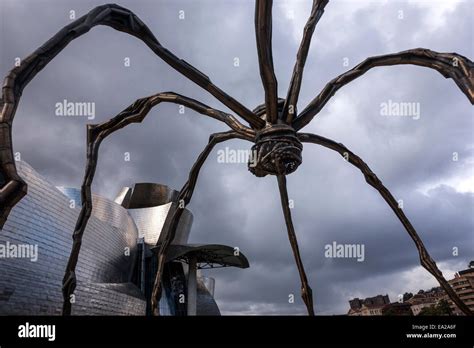 L Araign E Sculpture Maman De Louise Bourgeois Mus E Guggenheim Bilbao