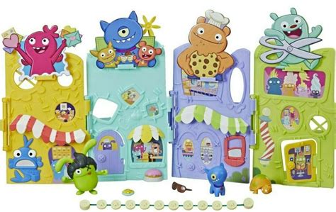 Hasbro Ugly Dolls Uglyville Unfolded Main Street Playset Portable New