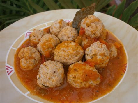 Luzmary y sus recetas caseras ALBÓNDIGAS DE POLLO EN SALSA DE VERDURAS