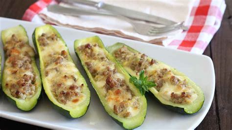 Courgettes farcies à la viande hachée délicieuses