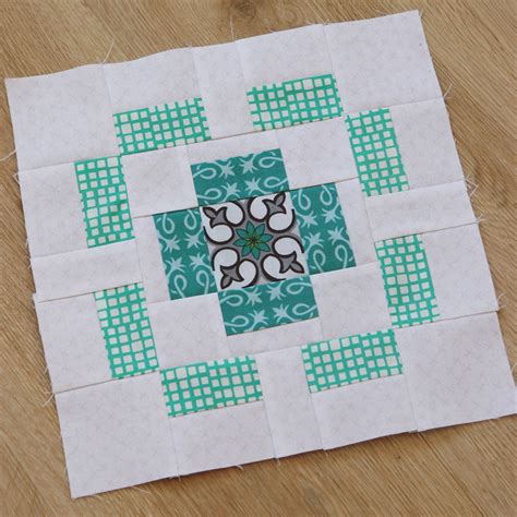 Flower Quilt Block Tutorial - Bonjour Quilts