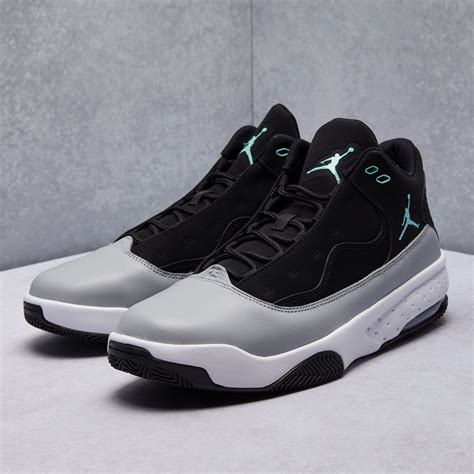 Jordan Max Aura 2 Shoe Dropkick