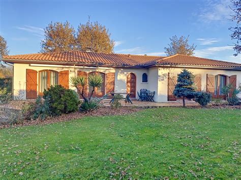 Vente Belle Maison De Plain Pied De M Sur Un Tr S Grand Terrain De