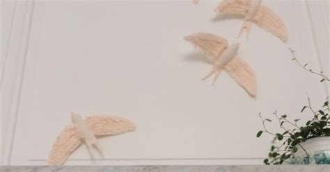 Un lundi ordinaire Hirondelle Nude façon Pinata DE RETOUR