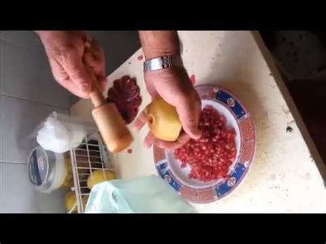 Best Way To Cut And De Seed A Pomegranate Youtube