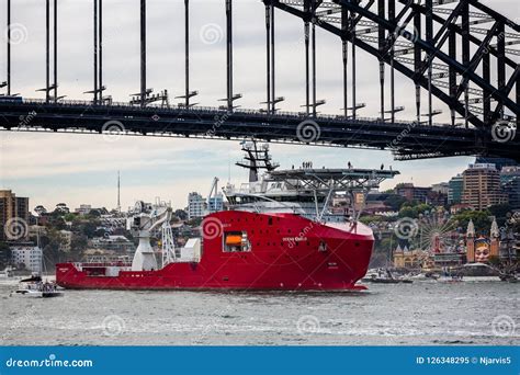 Offshore Patrol Vessel Passing Under Sydney Harbour Bridge Editorial Image - Image of attraction ...