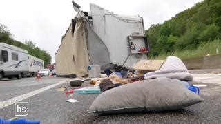 Unfall Am Hattenbacher Dreieck Umgekippter Lkw Auf A Geborgen