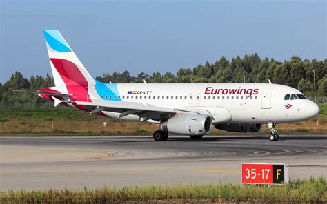 OE LYY Eurowings Europe Airbus A319 132 Cn 4256 LPPR Por Flickr