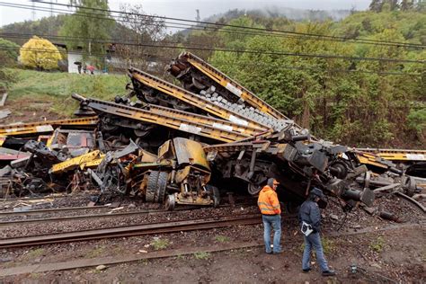 Tragedia Ferroviaria In Alto Adige Scontro Tra 2 Convogli Ferroviari A