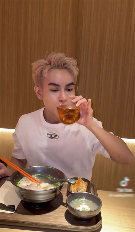 Hot Tiktoker Vi T Review Qu N Ph C A Chi Pu Kh Ng Gian N T Ng Gi C Ph I Ch Ng