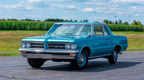 A Detailed Look At The 1964 Pontiac Gto Tri Power