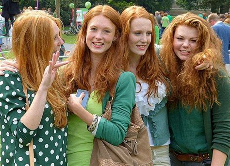 Afbeeldingsresultaat Voor Group Of Redheads Red Hair Woman Red Hair Freckles I Love Redheads