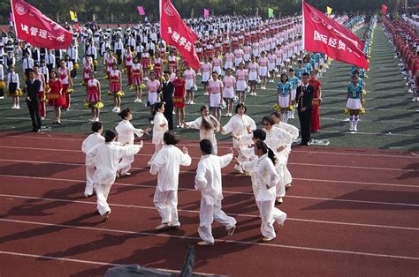 文明其精神，野蛮其体魄笔者