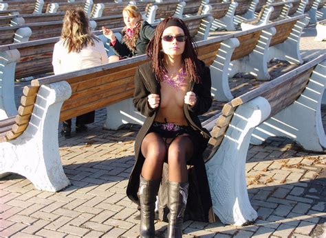 Nice Girl Shows Her Really Big Pussy At Public Park Russian Sexy Girls