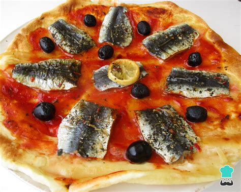 Pizza de sardinha fermento de pão muito fácil