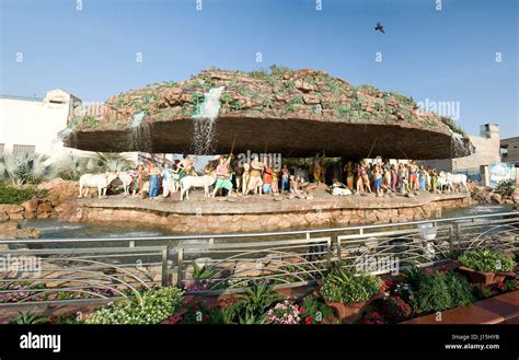 Lord krishna holding govardhan parvat, uttar pradesh, india, asia Stock Photo: 138421455 - Alamy