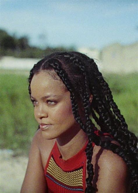 Pin By Paula Caroline On Rihanna Rihanna Hairstyles Rhianna