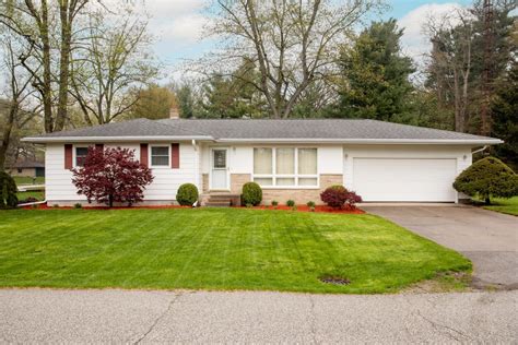 401 Firefly Dr, Trail Creek, IN 46360 - MLS 529029 - Coldwell Banker