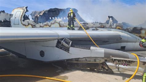 Incendio En El Aeropuerto De Ciudad Real Un Avi N Que Se Estaba