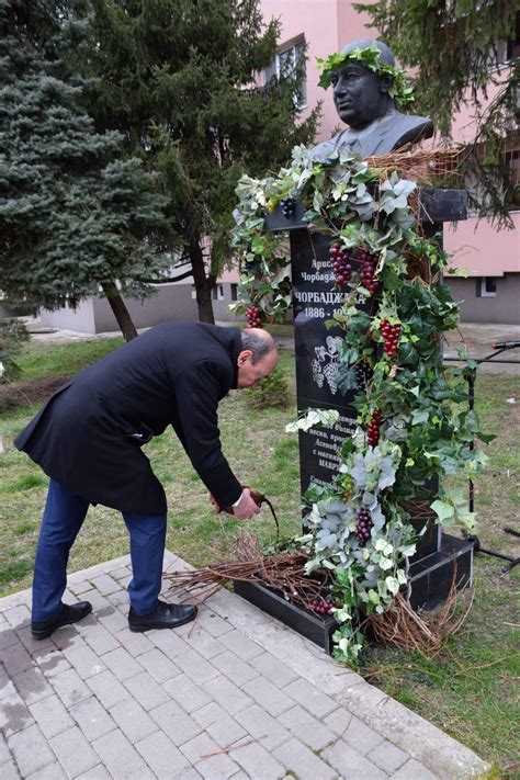 Празник на виното в Асеновград - Zonanews.bg