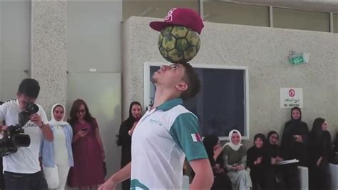 عرض مهارات كرة قدم في جامعة البحرين Freestyle Football Skills Show