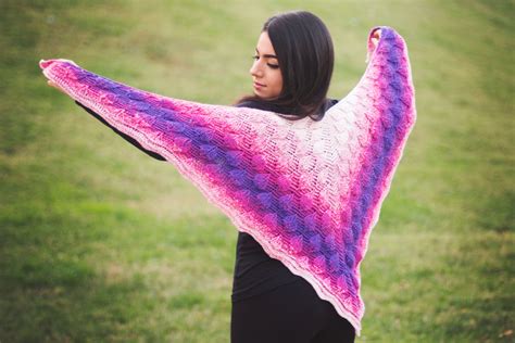 Embossed Leaves Reversible Shawl Bonita Patterns