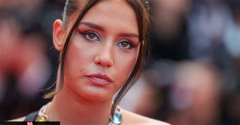 Festival De Cannes Adèle Exarchopoulos Enflamme Le Tapis Rouge Avec Une Robe Voluptueuse