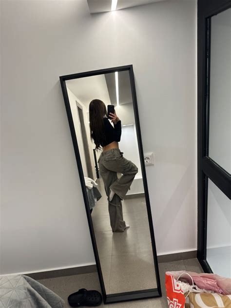 In Pretty Brunette Brunette Girl Pretty White Girls