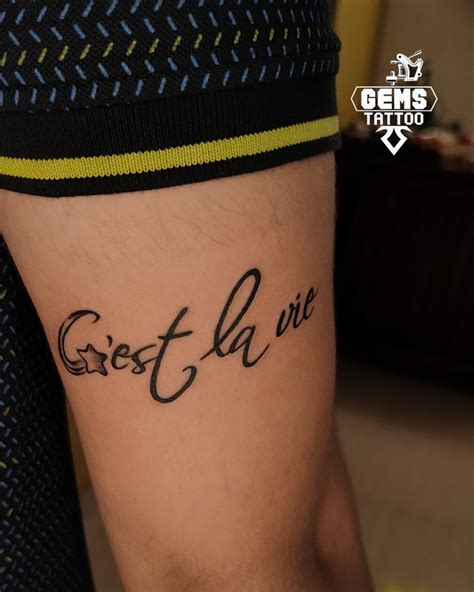 A Beautiful Meaningful Quote Tattoo In French That S Life Gem Tattoo