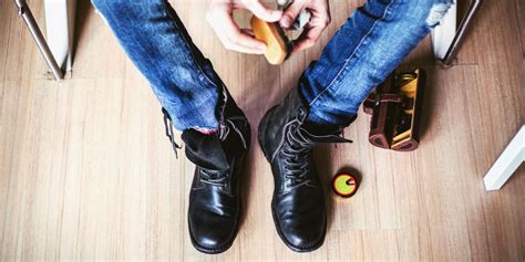 4 Best Shoe Polishes for Shining Up Your Leather - How to Use Shoe ...