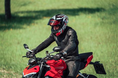 Ducati Streetfighter V2 Im Power Naked Bike Vergleich 2022