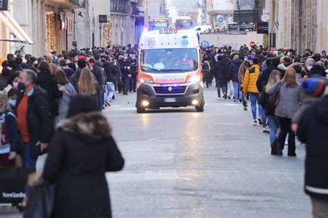 Napoli Tragedia A Scuola Bambino Di Anni Si Sente Male E Muore