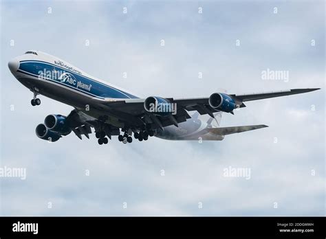 Air Freight Boeing 747 Aircraft Fotos Und Bildmaterial In Hoher