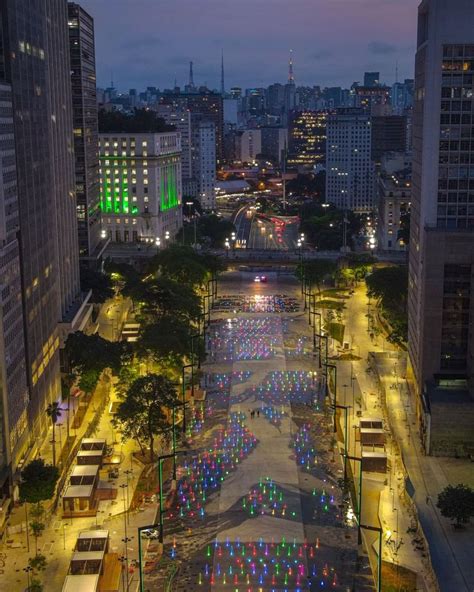 A Polêmica Revitalização Do Vale Do Anhangabaú Com As Luzes E As Fontes