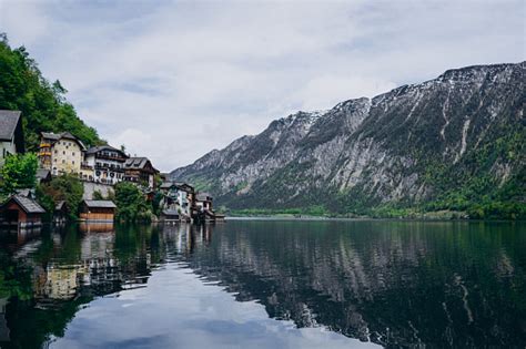 Hallstatt Austria Desa Wisata Hallstatt Yang Indah Di Tepi Danau Sebuah