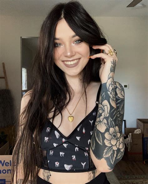 Tattood Girls Tattoed Women Inked Girls Cute Brunette Brunette Girl Girl Tattoos Tatoo