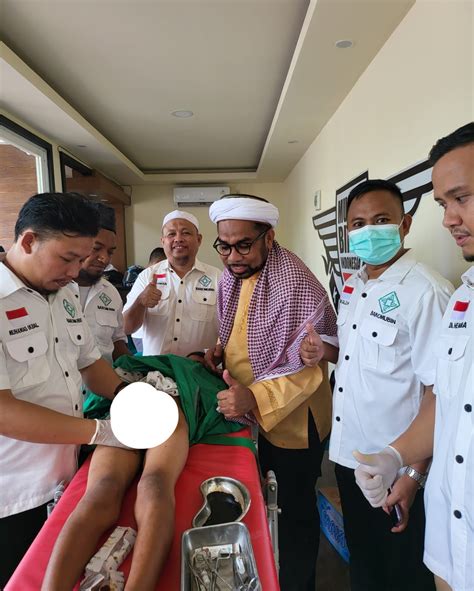 Ringankan Beban Warga Bakomubin Gelar Sunatan Massal Di Kendari Kendaripos