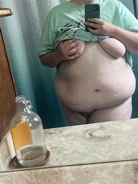 Bbw Having Fun In The Bathroom Nude Pics Xhamster