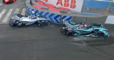 Video: Last lap crash takes out three drivers in Formula E | RacingNews365