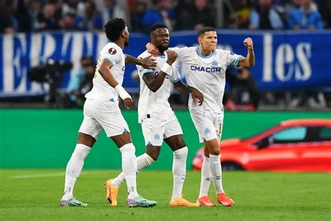 Om Buteur Face L Atalanta Bergame Chancel Mbemba Tablit Un Record