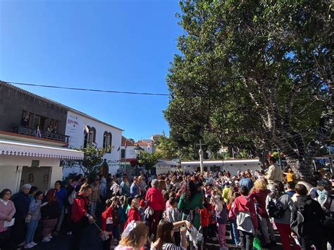 Escolas De Santa Cruz Participaram No Varrer Dos Arm Rios Das Festas De