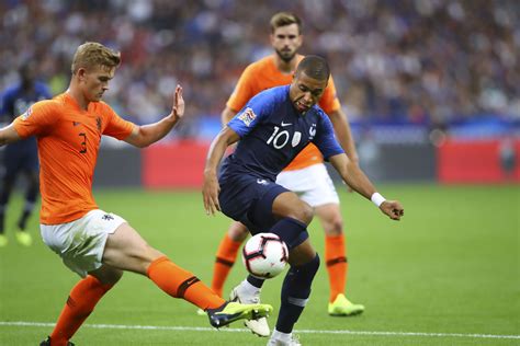 Pays-Bas-France : cinq questions autour d’un match capital pour les ...