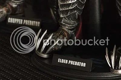 Showcase Hot Toys AVP Predators Shootout SWFTOYS Reviews Showcase And Musings
