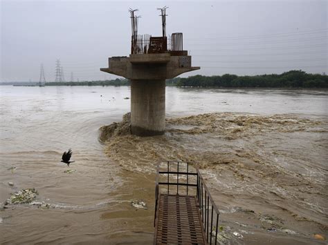 Delhi On Orange Alert As River Yamuna Swells Up To Danger Mark 1107